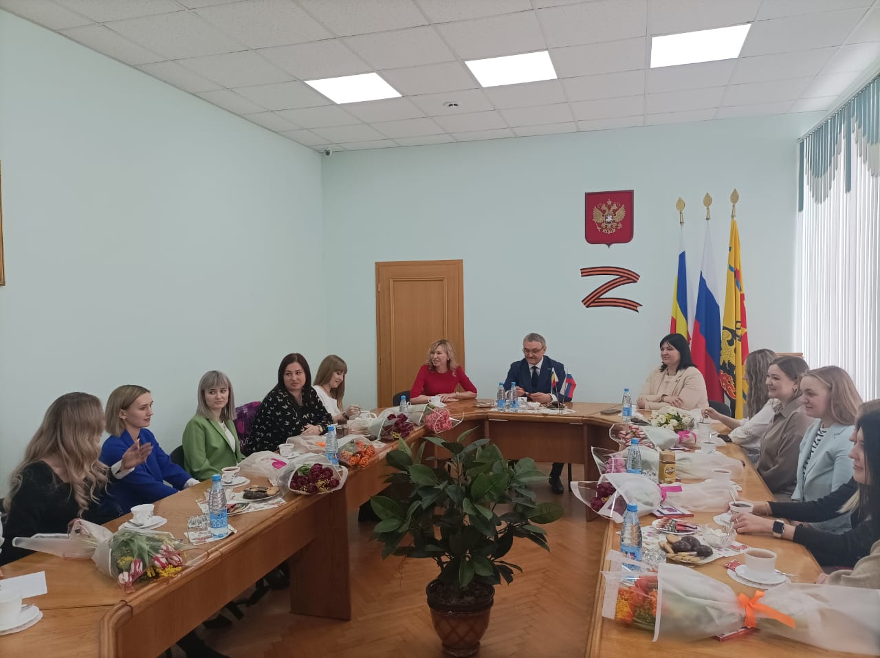 Ирина Жукова приняла участие во встрече с супругами мобилизованных граждан в городе Шахты 